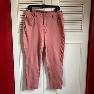 4 for $20 Stitch Star Dusty Mauve Cuffed Cropped Pants. Sz 14